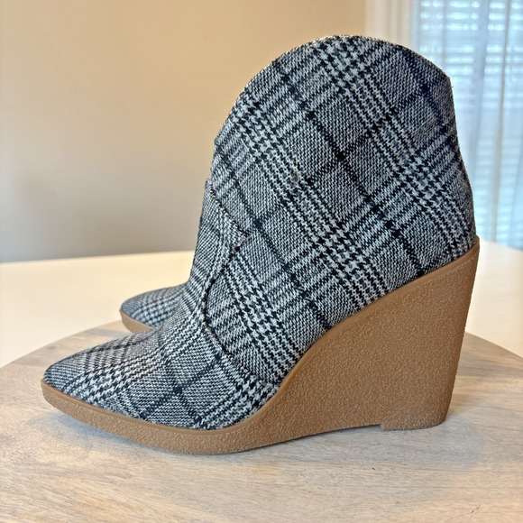 Jessica Simpson Plaid Wedge Ankle Boots – Pointed Toe Booties – Women’s Size 9 - Picture 2 of 10